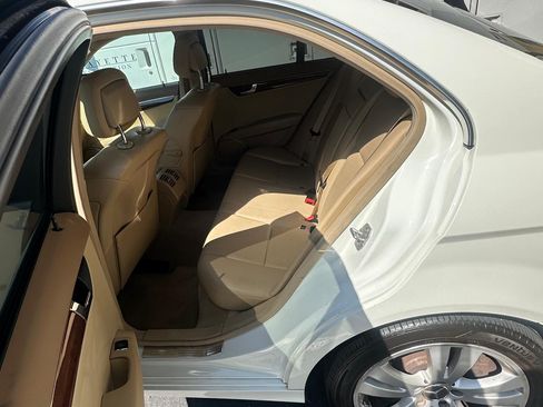 Used 2008 Mercedes-Benz C 300 Sedan image 18