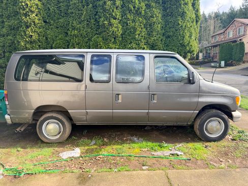 Used 1993 Ford E-350 and Econoline 350 Club Wagon RWD image 1
