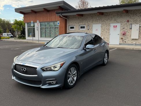 Used 2017 INFINITI Q50 3.0t Premium w/ 3.0T Premium Plus Package image 2
