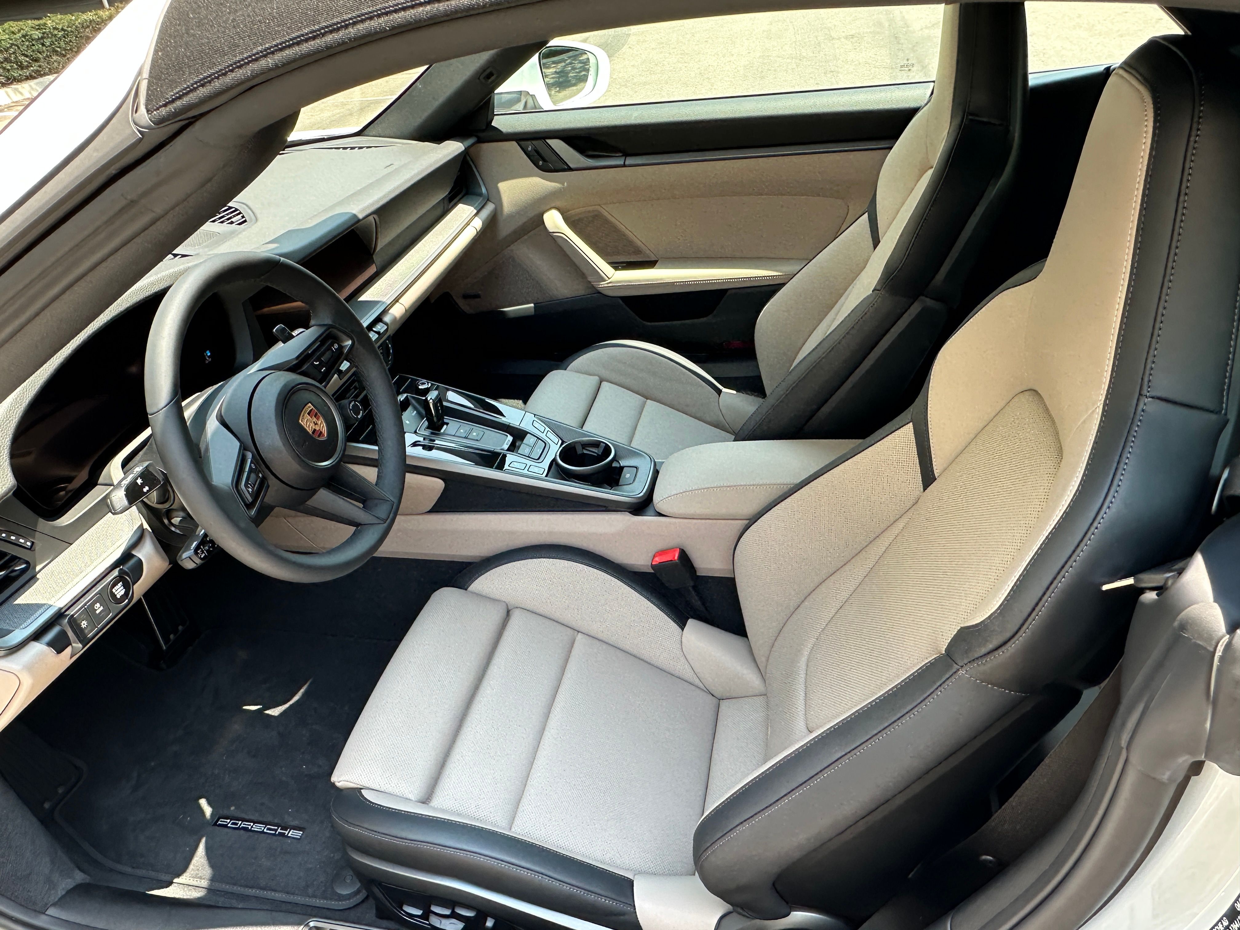 Used 2025 Porsche 911 Carrera RWD image 18