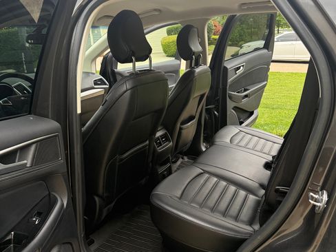 Used 2017 Ford Edge SEL w/ Equipment Group 201A FWD image 14