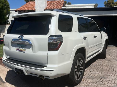 Used 2020 Toyota 4Runner Limited AWD/4WD image 9