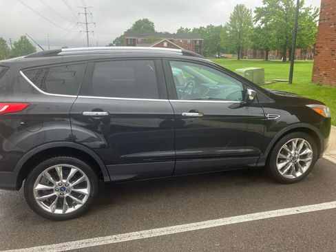 Used 2015 Ford Escape SE w/ SE Chrome Package FWD image 5