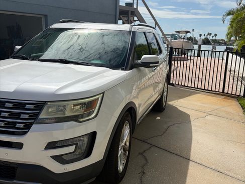 Used 2016 Ford Explorer Limited FWD image 4