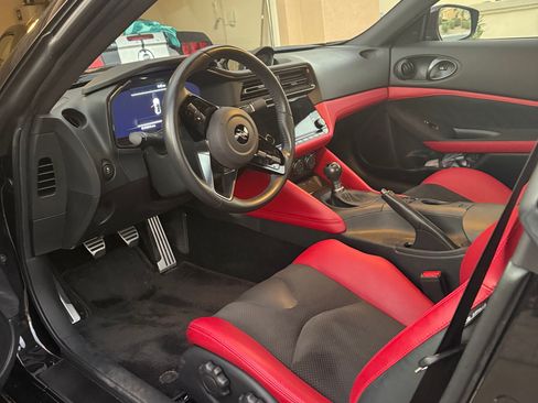 Used 2023 Nissan Z Performance w/ Floor Mat Package (L93) image 8