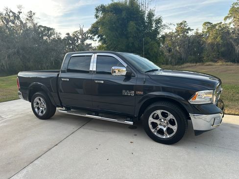 Used 2014 RAM 1500 Laramie w/ Convenience Group image 4