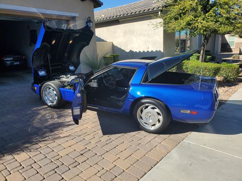 Used 1994 Chevrolet Corvette Coupe image 6