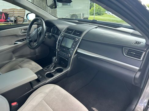 Used 2015 Toyota Camry XSE w/ Advanced Technology Package FWD image 12