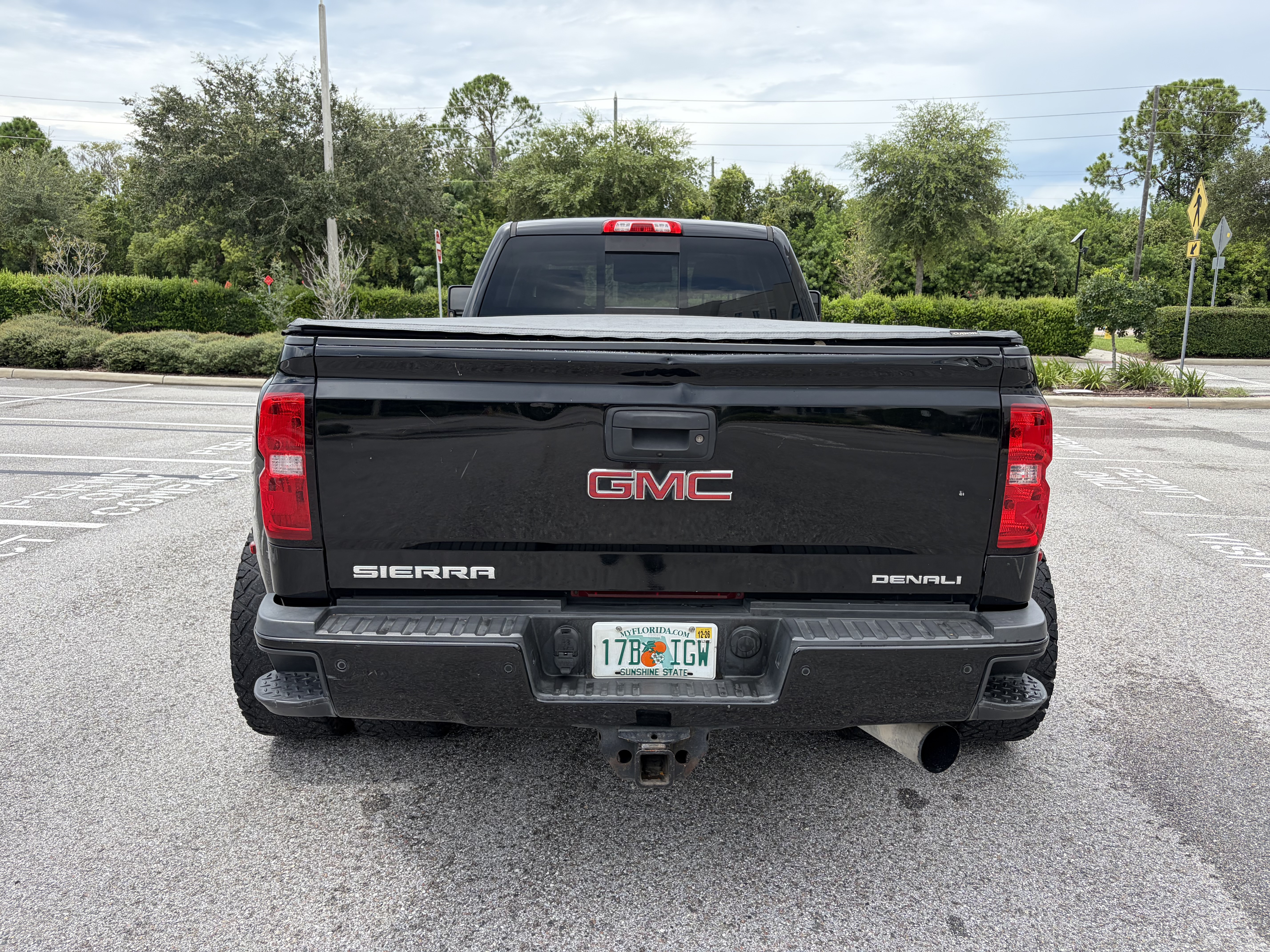 Used 2018 GMC Sierra 3500 Denali w/ Duramax Plus Package AWD/4WD image 10