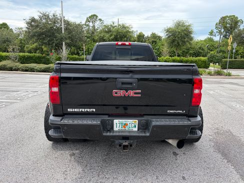 Used 2018 GMC Sierra 3500 Denali w/ Duramax Plus Package AWD/4WD image 10