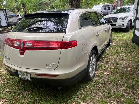 Used 2016 Lincoln MKT AWD w/ Equipment Group 201A image 4