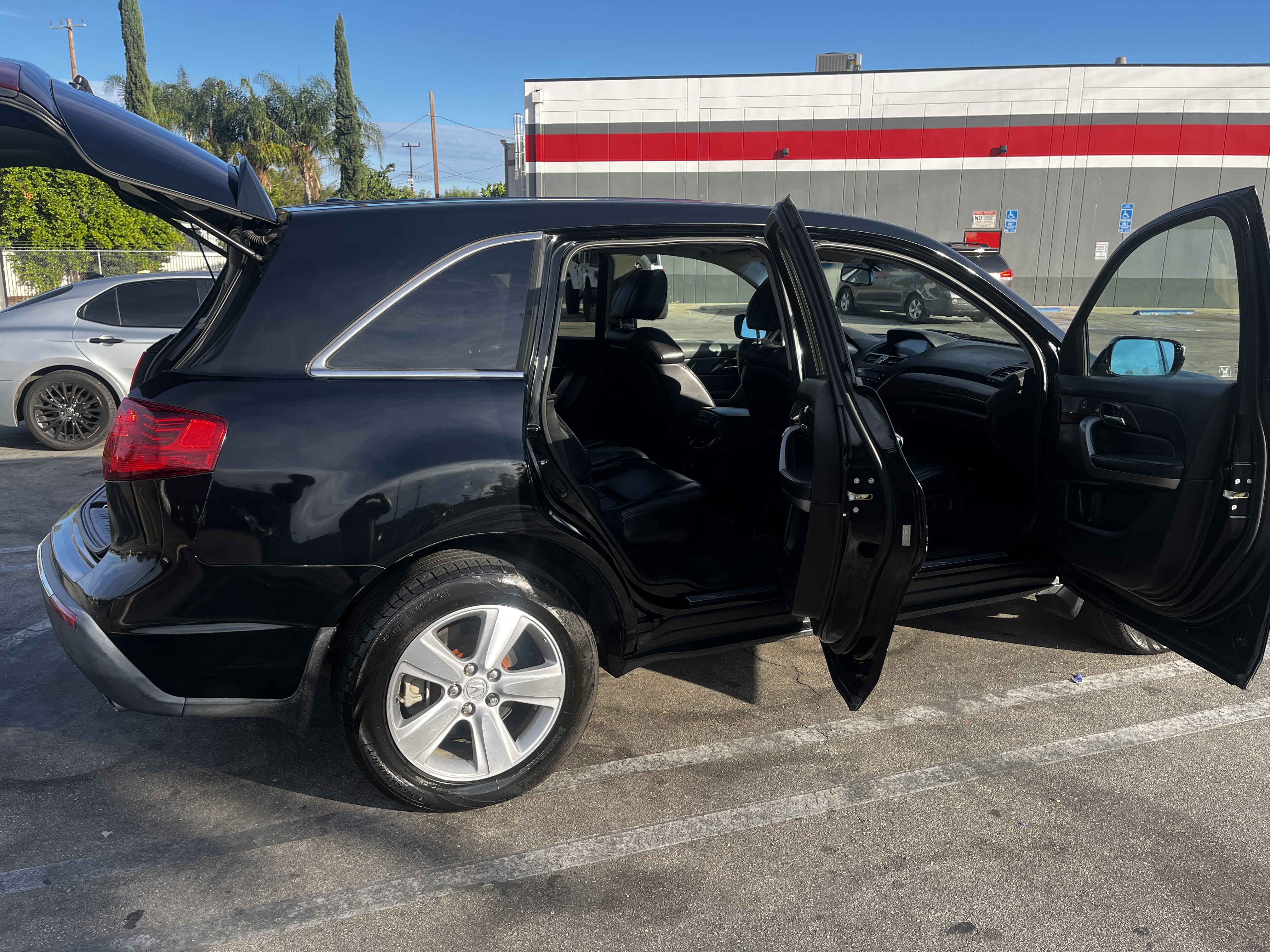 Used 2011 Acura MDX w/ Technology Package AWD/4WD image 1
