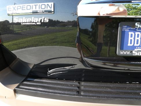 Used 2014 Ford Expedition EL XLT w/ Equipment Group 202A image 14