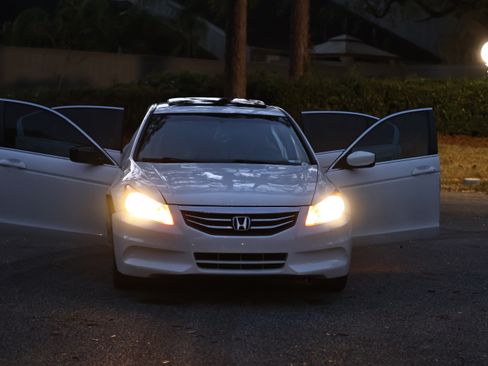 Used 2011 Honda Accord EX-L image 10