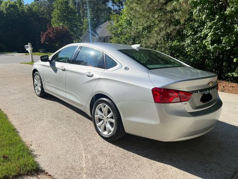Used 2019 Chevrolet Impala LT FWD image 8