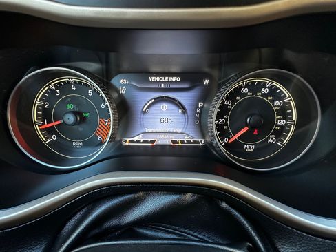 Used 2014 Jeep Cherokee Limited w/ Technology Group image 17