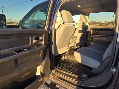 Used 2018 RAM 3500 Tradesman w/ Popular Equipment Group image 22