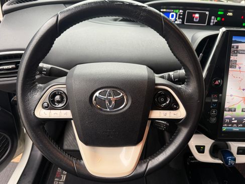 Used 2017 Toyota Prius Prime Premium FWD image 16
