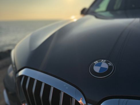 Used 2021 BMW X5 sDrive40i w/ Convenience Package image 2