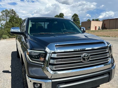 Used 2021 Toyota Tundra Limited w/ Limited Premium Package AWD/4WD image 5