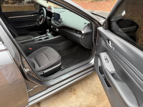 Used 2022 Nissan Altima 2.5 SV image 11