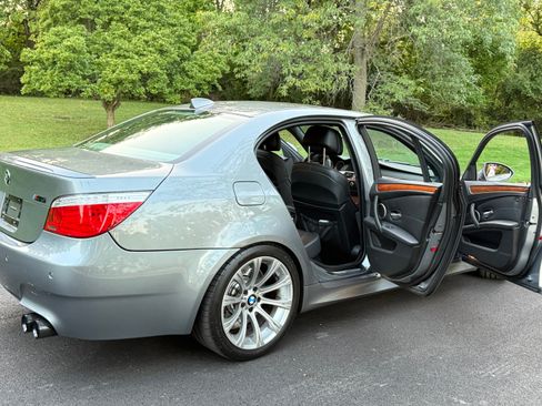 Used 2010 BMW M5 image 6