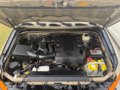 Used 2013 Toyota FJ Cruiser 4WD image 13