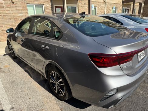 Used 2024 Kia Forte LXS w/ LXS Technology Package image 5