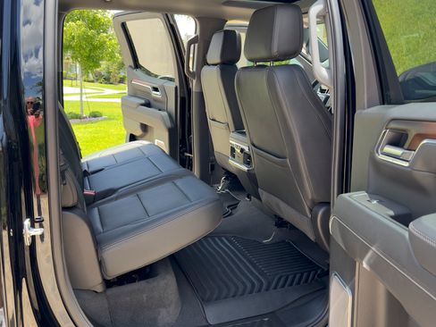 Used 2025 GMC Sierra 1500 Denali AWD/4WD image 17