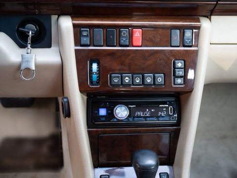 Used 1995 Mercedes-Benz E 320 Convertible image 15