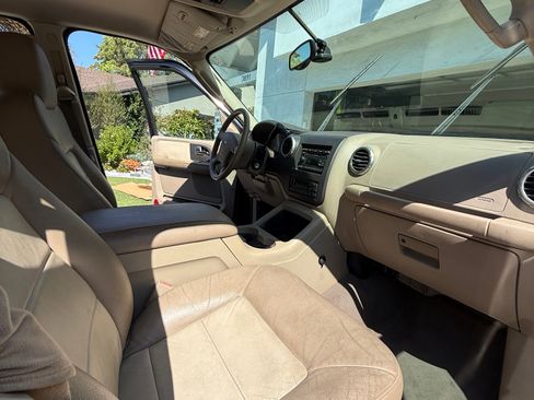 Used 2003 Ford Expedition Eddie Bauer RWD image 21