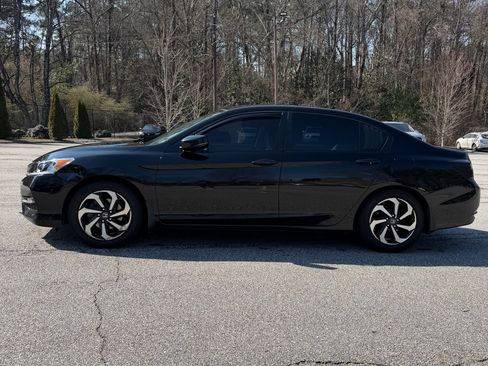 Used 2017 Honda Accord EX-L image 6