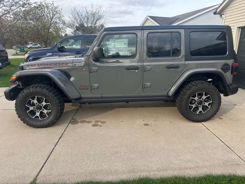 Used 2019 Jeep Wrangler Unlimited Rubicon w/ Dual Top Group AWD/4WD image 8