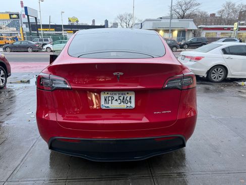 Used 2021 Tesla Model Y Long Range image 4