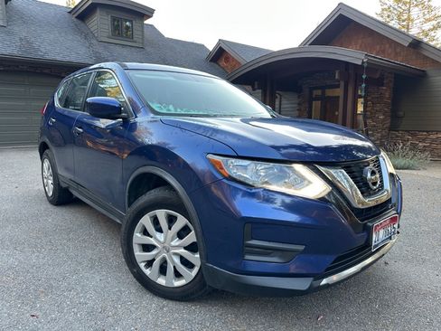 Used 2017 Nissan Rogue S image 5