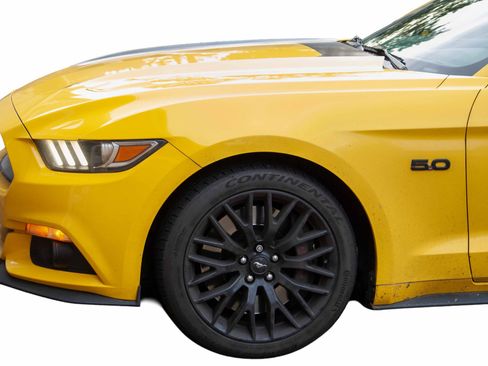 Used 2017 Ford Mustang GT Premium w/ GT Performance Package image 2