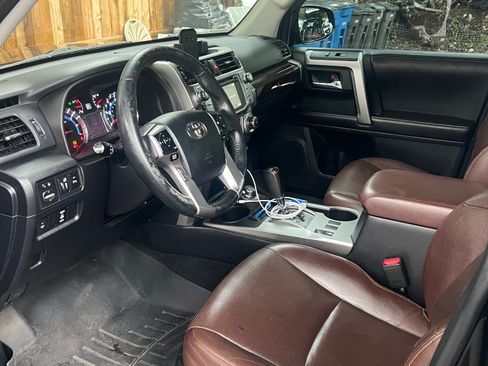 Used 2015 Toyota 4Runner Limited AWD/4WD image 10