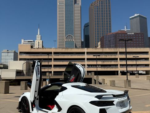 Used 2022 Chevrolet Corvette Stingray Preferred Cpe w/ Z51 Performance Package image 2