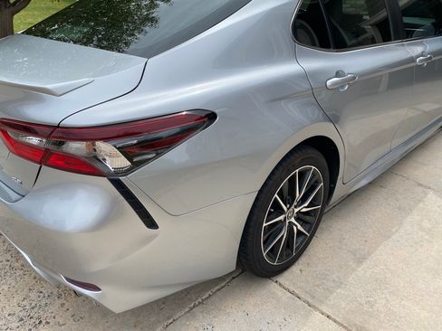 Used 2021 Toyota Camry SE FWD image 6