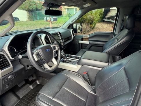 Used 2019 Ford F150 Lariat w/ Trailer Tow Package image 8