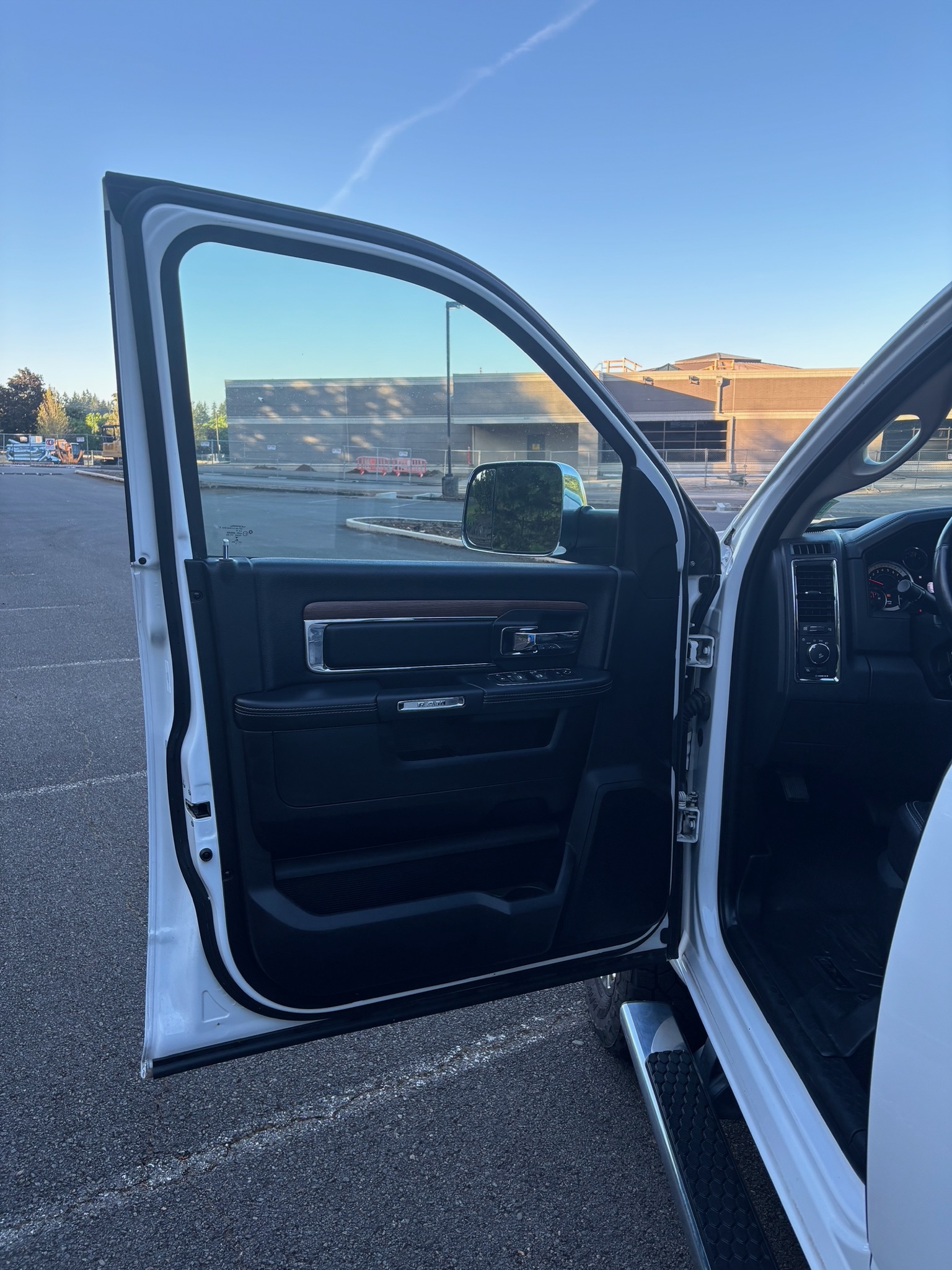 Used 2016 RAM 2500 Laramie AWD/4WD image 11