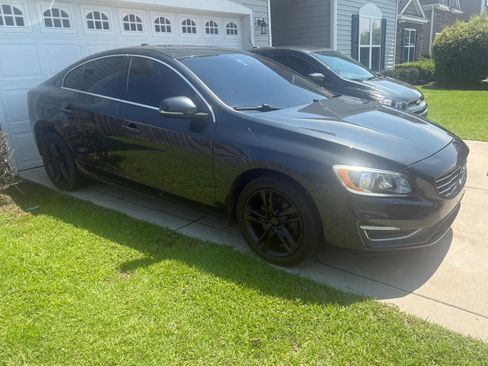 Used 2014 Volvo S60 T5 AWD/4WD image 1