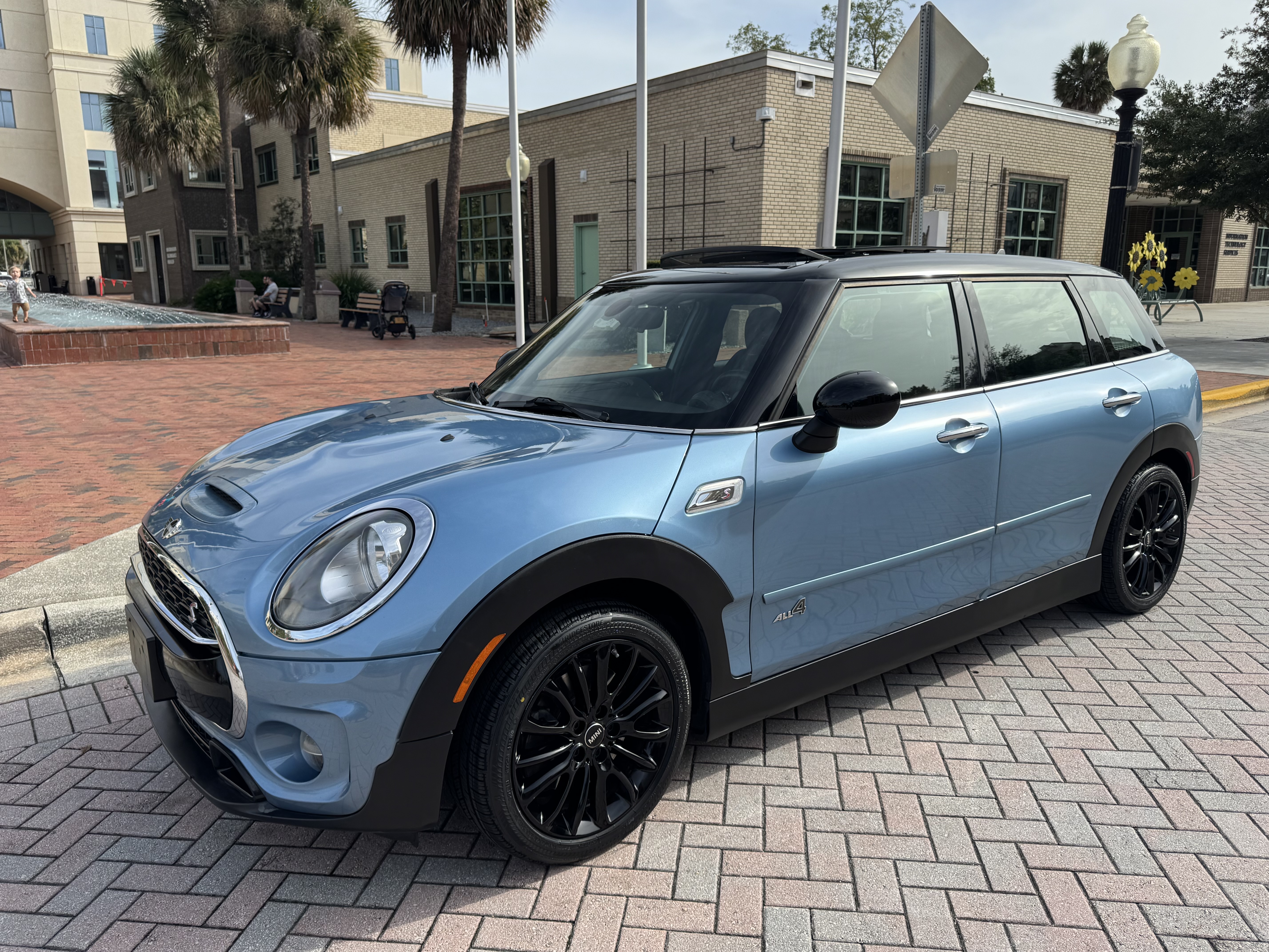 Used 2017 MINI Cooper Clubman S AWD/4WD image 4