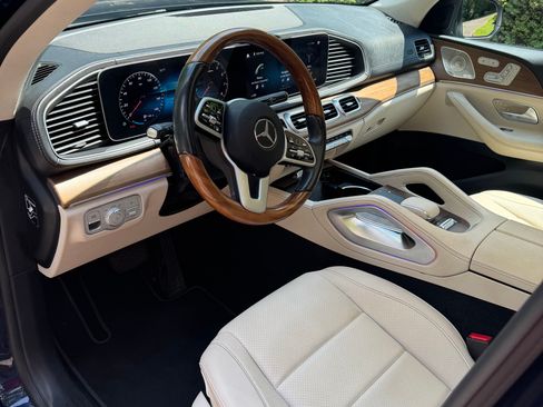 Used 2021 Mercedes-Benz GLS 450 4MATIC image 9