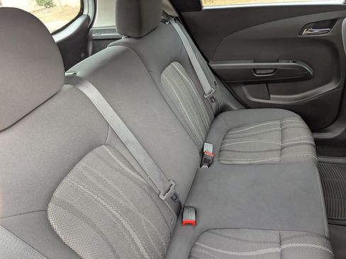 Used 2016 Chevrolet Sonic LT image 9