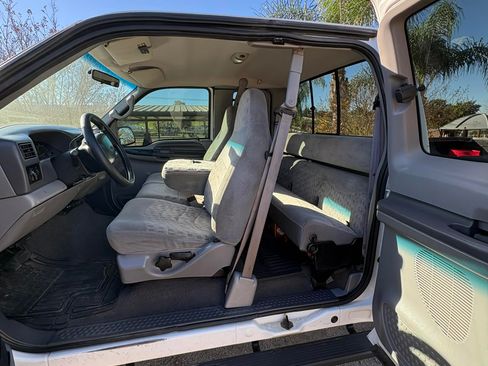 Used 1999 Ford F350 4x4 SuperCab Super Duty image 2