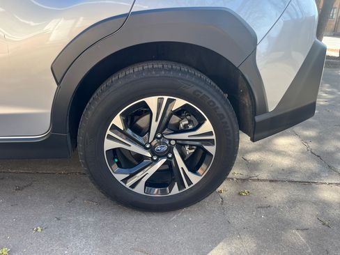 Used 2024 Subaru Crosstrek 2.0i Premium image 16