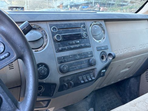 Used 2014 Ford F250 XLT w/ FX4 Off-Road Package image 8