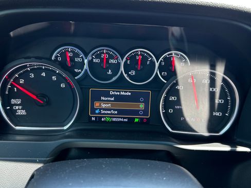 Used 2021 Chevrolet Silverado 1500 LT RWD image 14