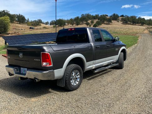 Used 2016 RAM 1500 Laramie w/ Convenience Group AWD/4WD image 2